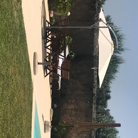 Adobe Typical Cottage Alpalhao  Luaran gambar