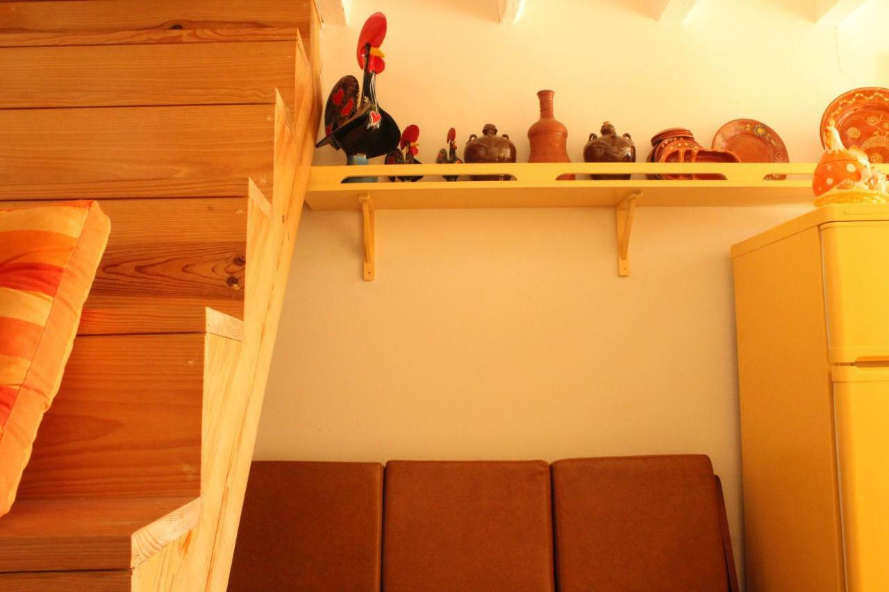 Adobe Typical Cottage Alpalhao  Luaran gambar